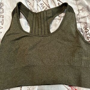 Selling a bra,sweater, silk top prices (10$)